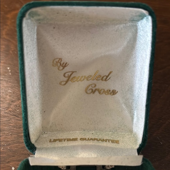 Runners Protection Necklace - Picture 4 of 6